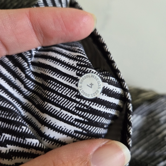 Lululemon SeaWheeze Fast and Free High-Rise Tight 25" Leggings 7/8 White Black 4 - Picture 5 of 10